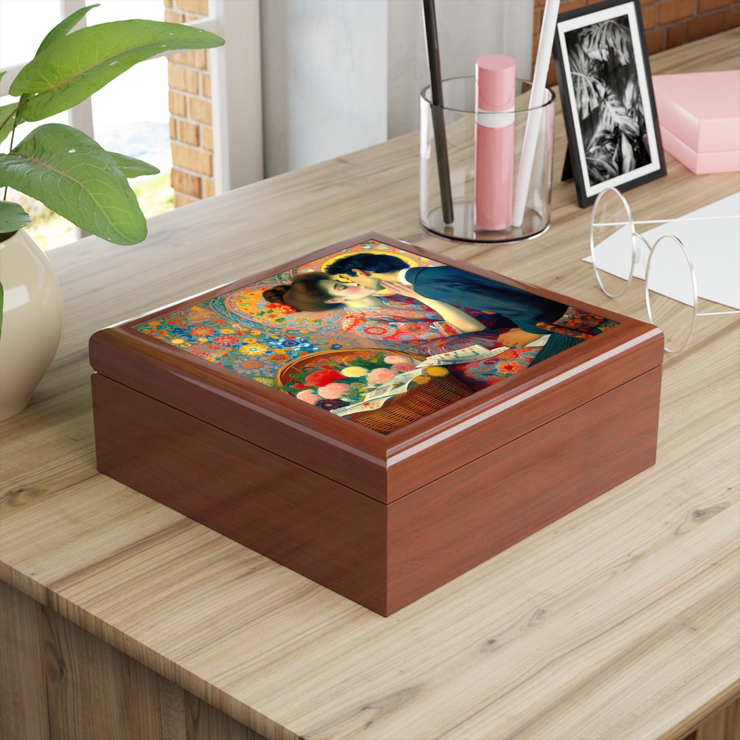 Stolen Kiss Jewellery Box