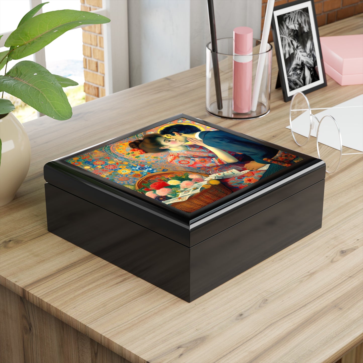 Stolen Kiss Jewellery Box